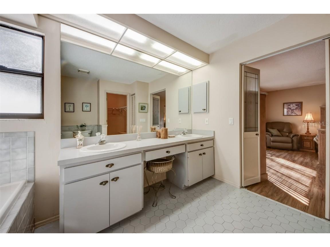 3401 Avenida Madera #B Bradenton FL 34210 A4668675 image17