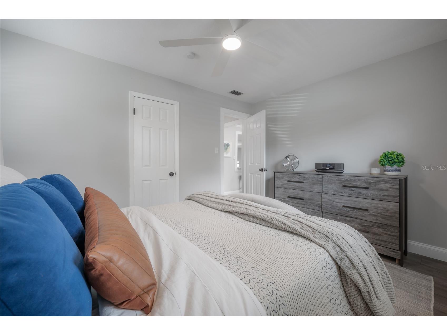 3401 W Van Buren Drive Tampa FL 33611 TB8513032 image14