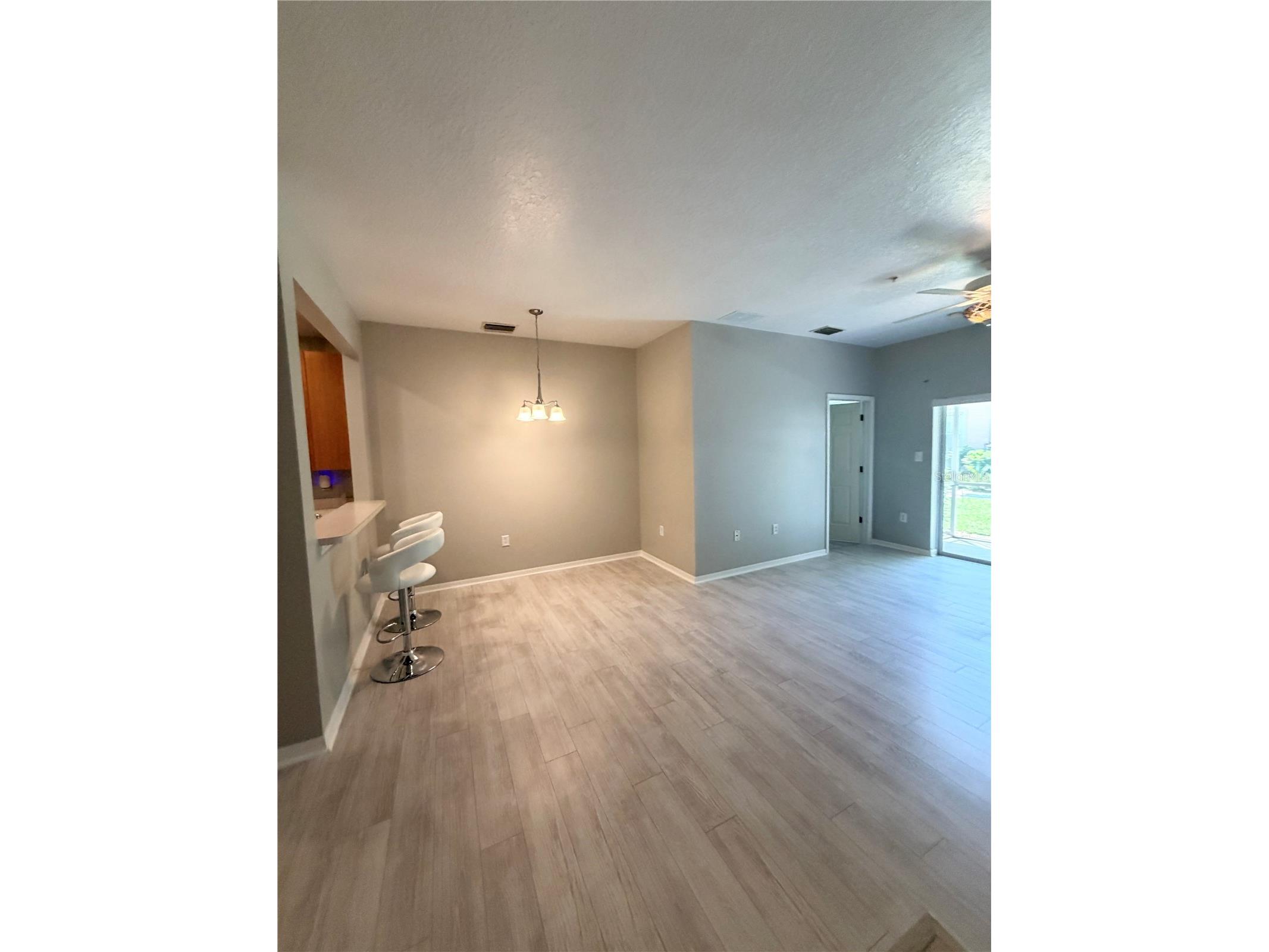 3402 Parkridge Circle Sarasota FL 34243 TB8476514 image10
