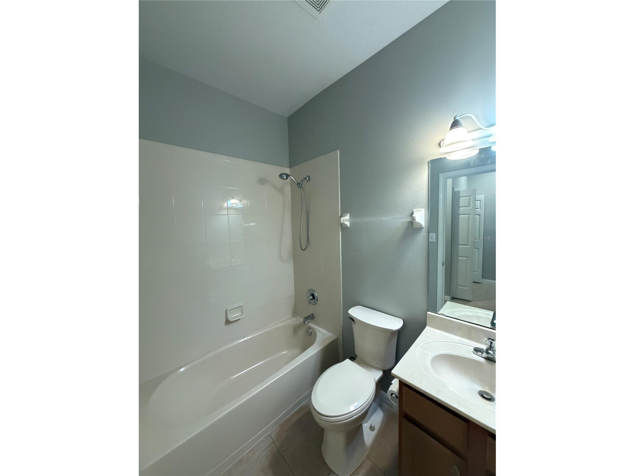 3402 Parkridge Circle Sarasota FL 34243 TB8476514 image20