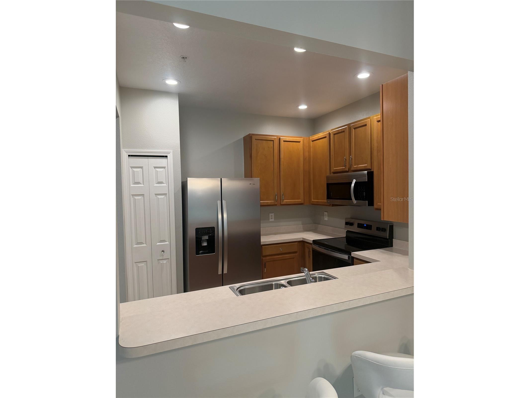 3402 Parkridge Circle Sarasota FL 34243 TB8476514 image9