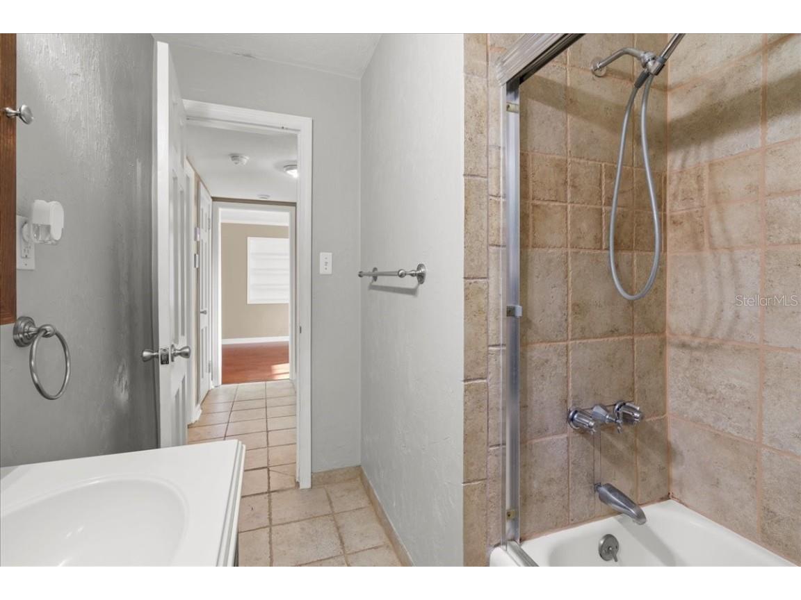 3404 NW 4th Street Gainesville FL 32609 GC532030 image12