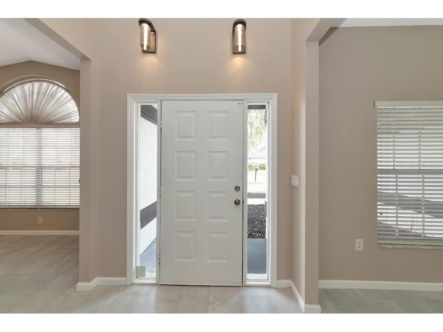 3404 Shady Brook Lane Sarasota FL 34243 TB8344810 image2