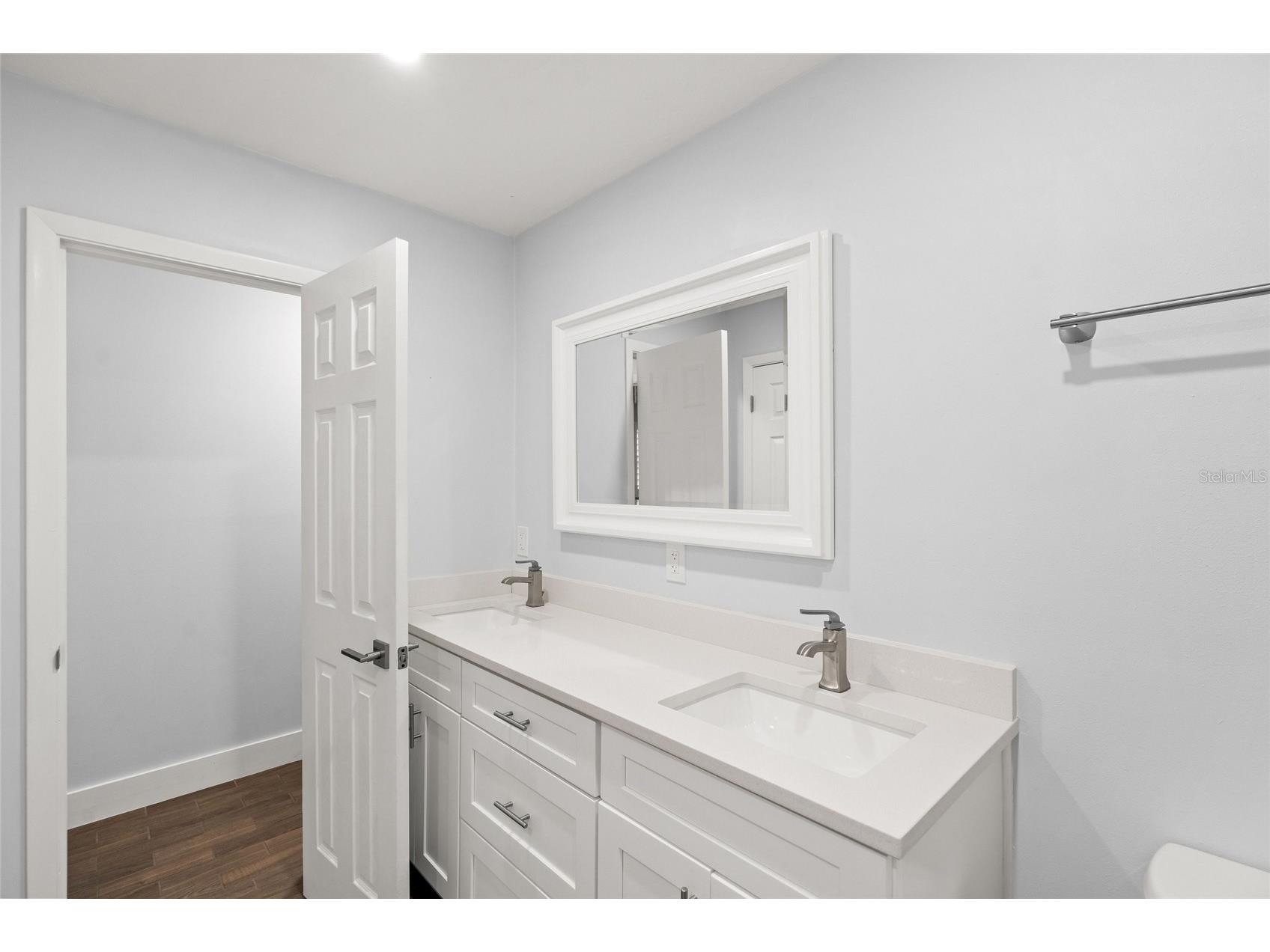 3405 S Lockwood Ridge Road Sarasota FL 34239 A4694917 image32