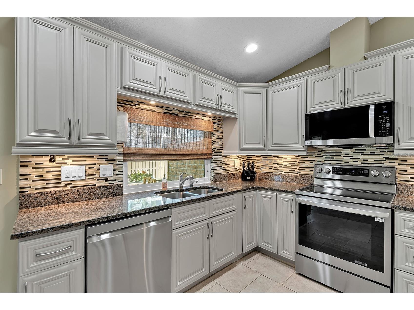 3406 Avenida Madera #B Bradenton FL 34210 A4683088 image12