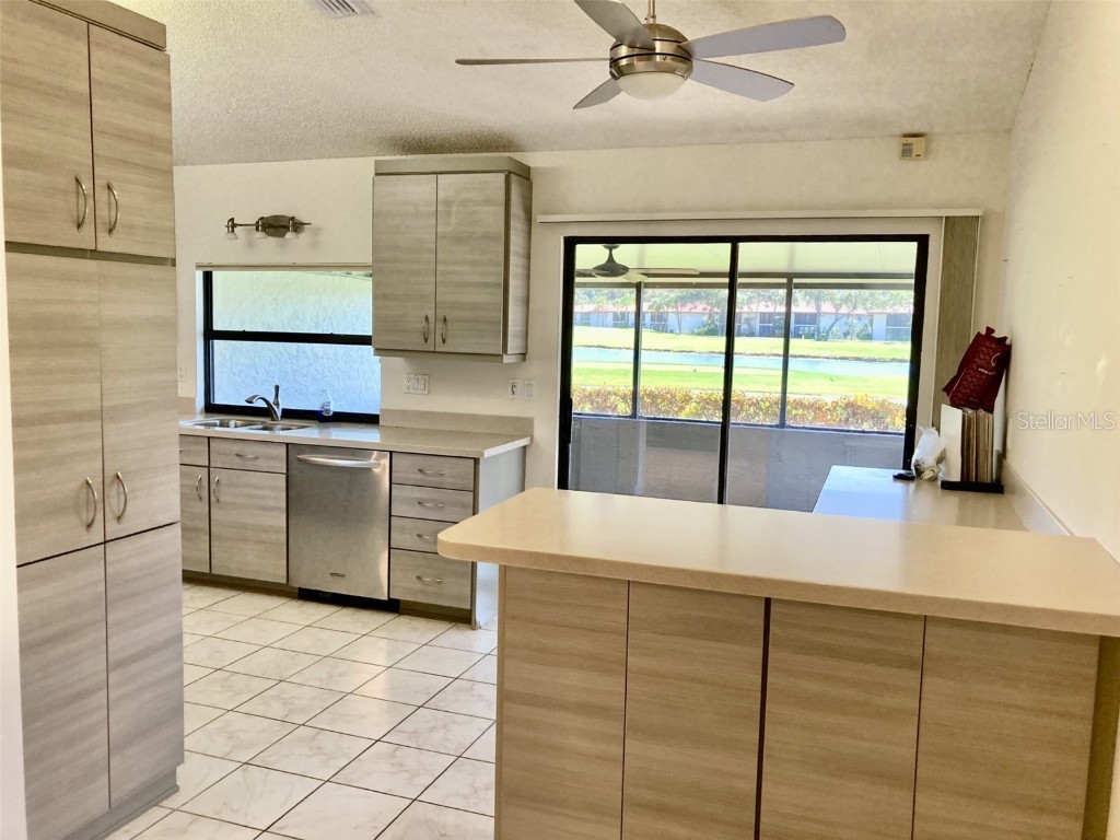 3407 Avenida Madera #A Bradenton FL 34210 A4654198 image10