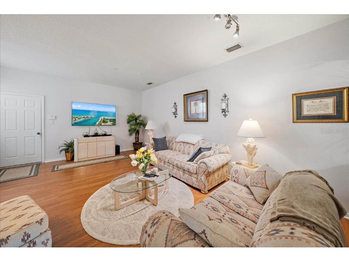 3407 Parkridge Circle #20-102 Sarasota FL 34243 A4660536 image11