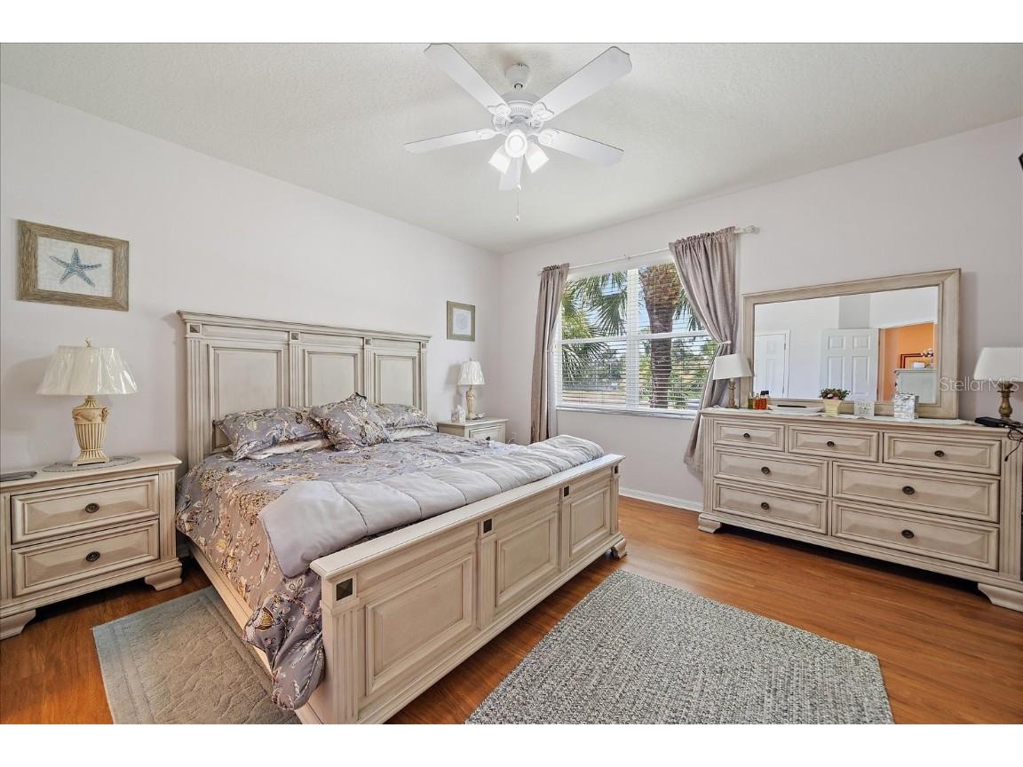 3407 Parkridge Circle #20-102 Sarasota FL 34243 A4660536 image16