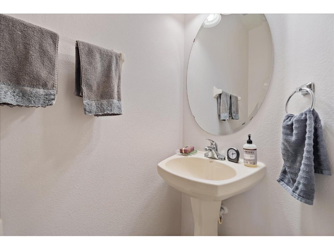 3407 Parkridge Circle #20-102 Sarasota FL 34243 A4660536 image23