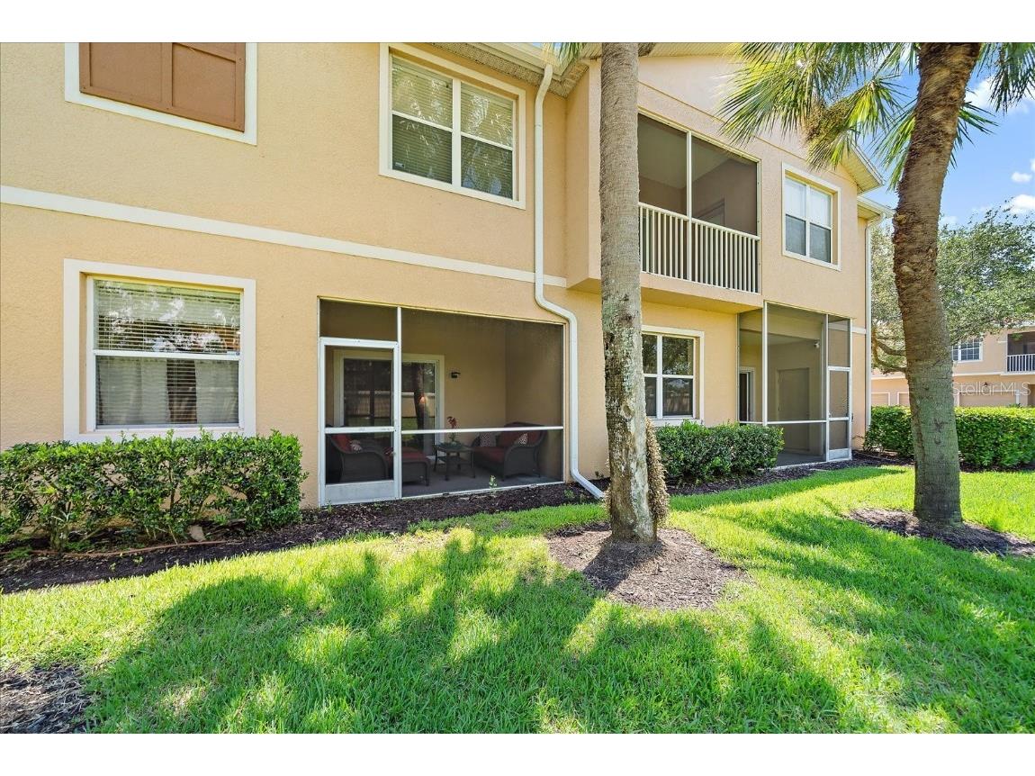 3407 Parkridge Circle #20-102 Sarasota FL 34243 A4660536 image4