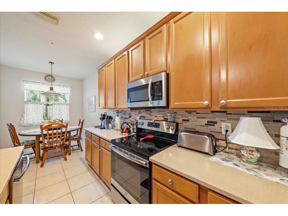 3407 Parkridge Circle #20-102 Sarasota FL 34243 A4660536 image8