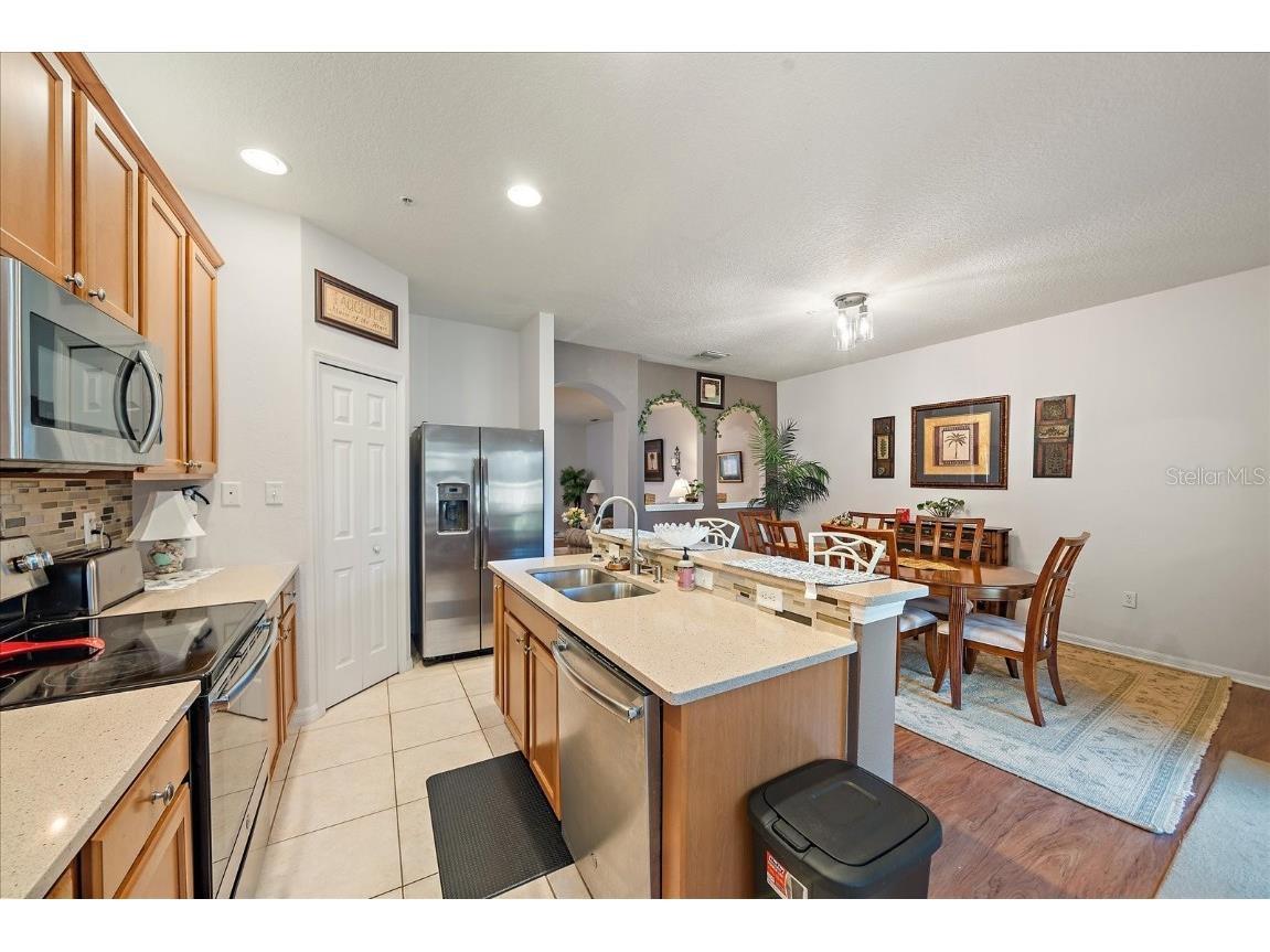 3407 Parkridge Circle #20-102 Sarasota FL 34243 A4660536 image9