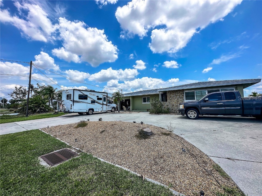 3409 SE 16th Place Cape Coral FL 33904 - RAINBOW CANAL NORTH C7475637 image1