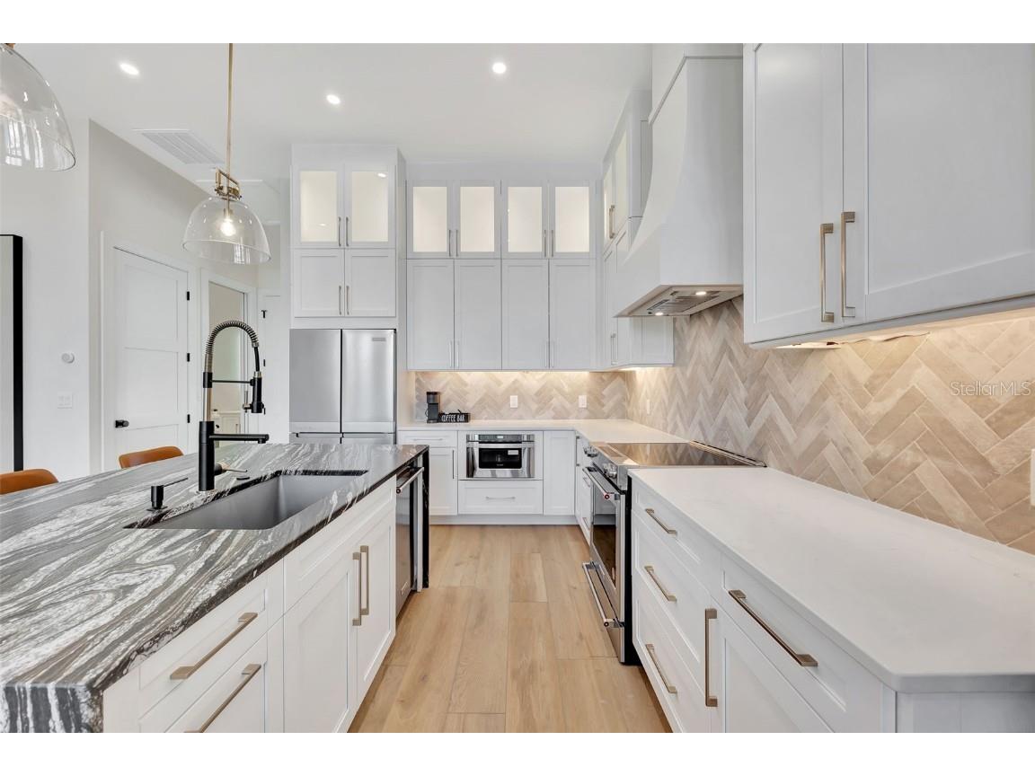 341 Albert Street Dunedin FL 34698 TB8340281 image10