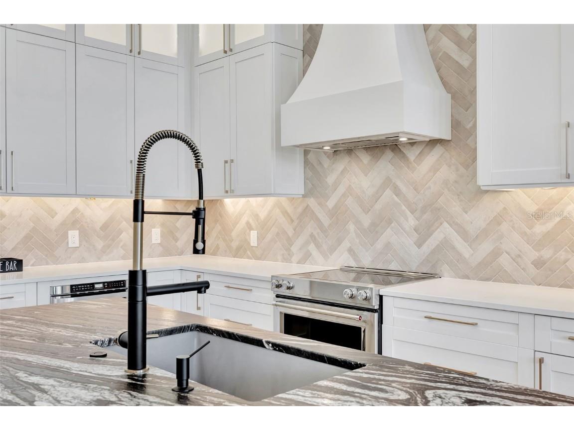 341 Albert Street Dunedin FL 34698 TB8340281 image11