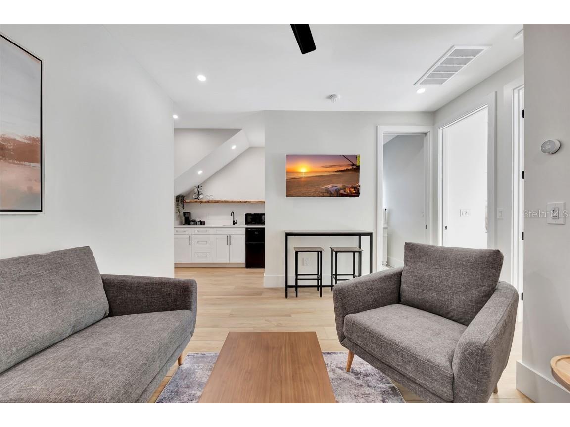 341 Albert Street Dunedin FL 34698 TB8340281 image24