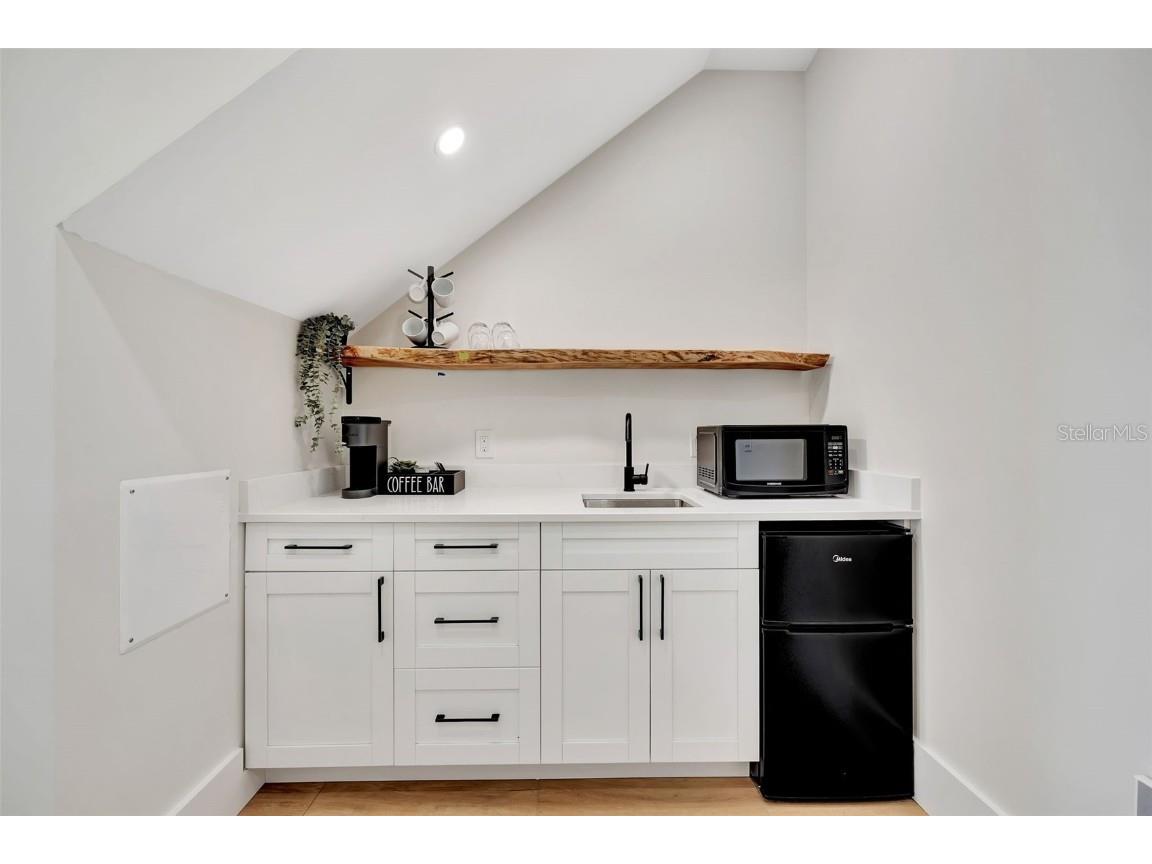 341 Albert Street Dunedin FL 34698 TB8340281 image26