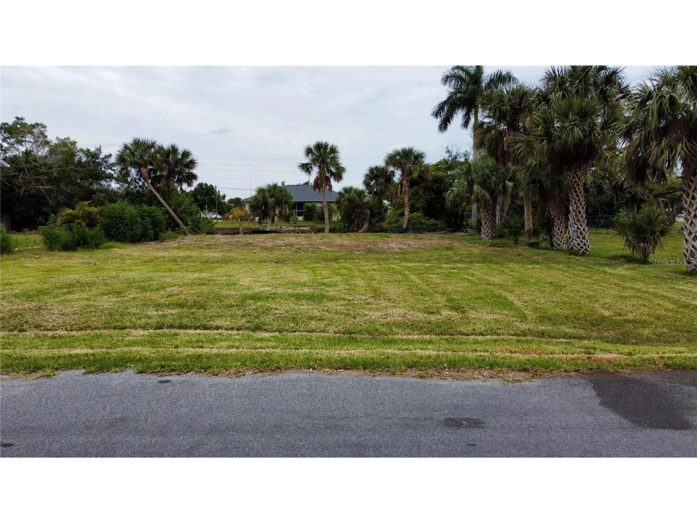 341 Lake Court Punta Gorda FL 33950 C7490512 image3