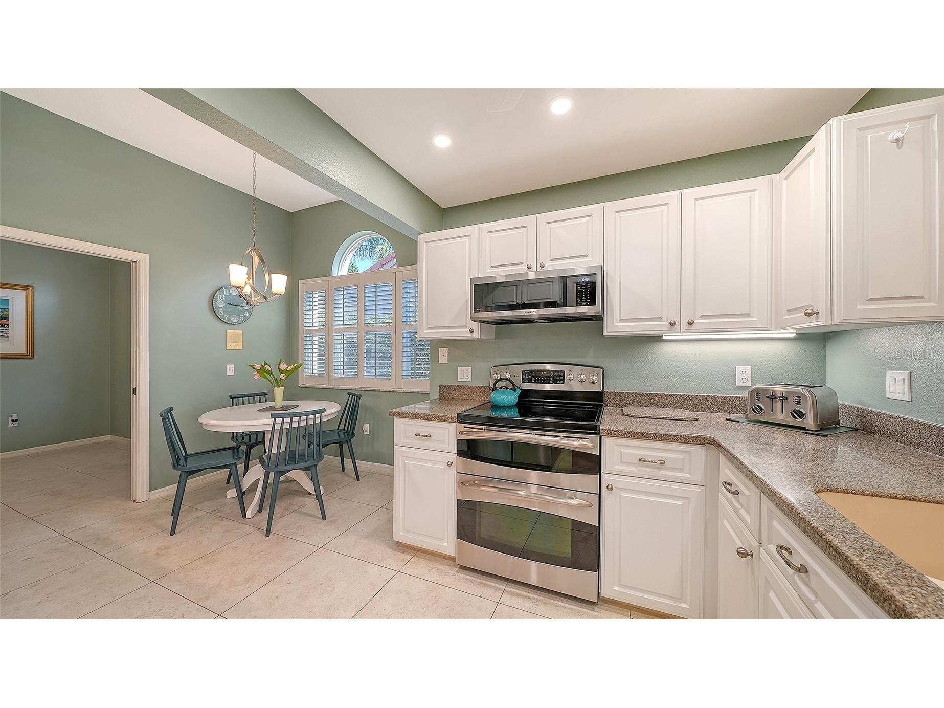 3410 Chelmsford Court #3 Sarasota FL 34235 A4686671 image20