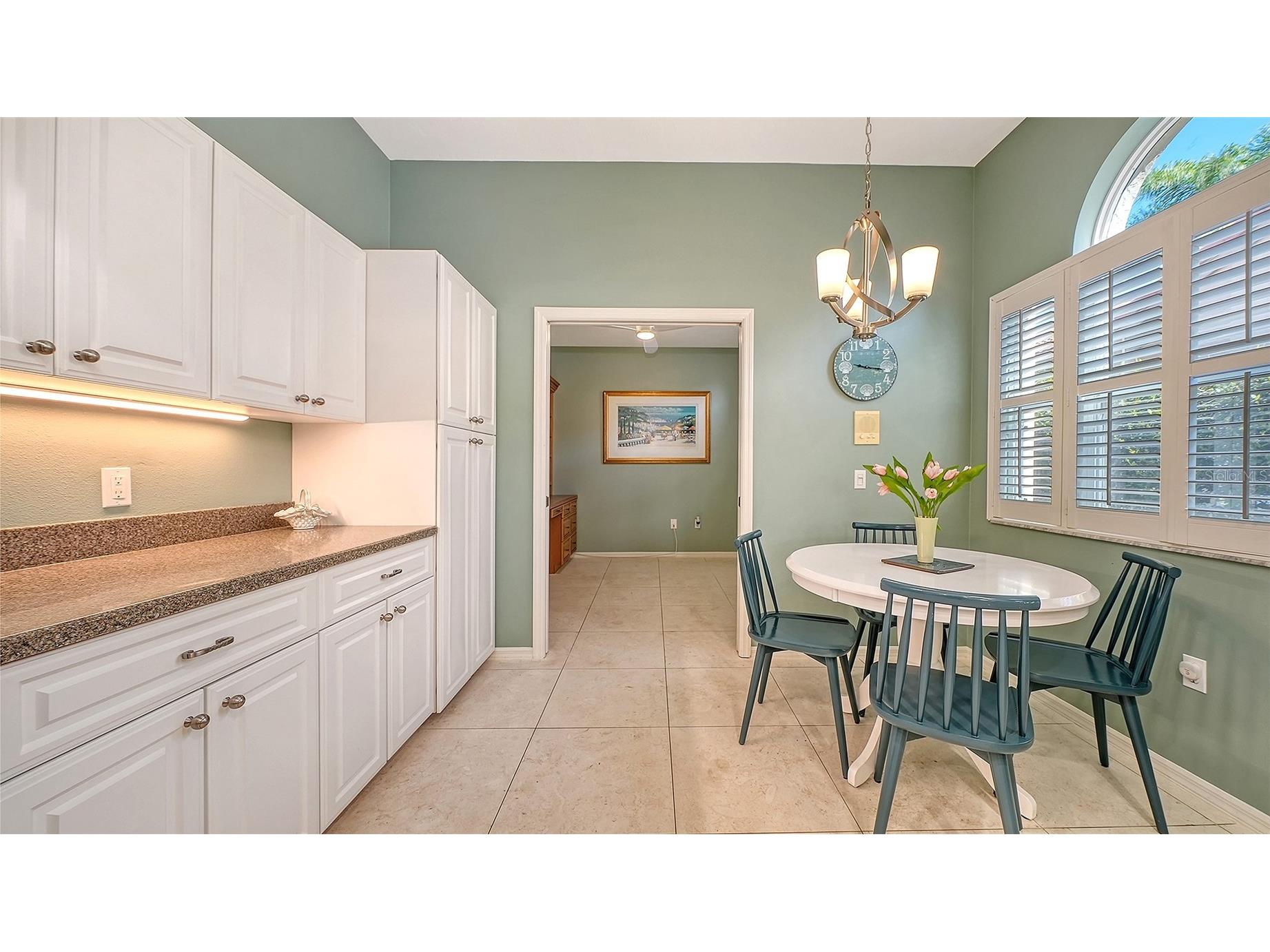 3410 Chelmsford Court #3 Sarasota FL 34235 A4686671 image22