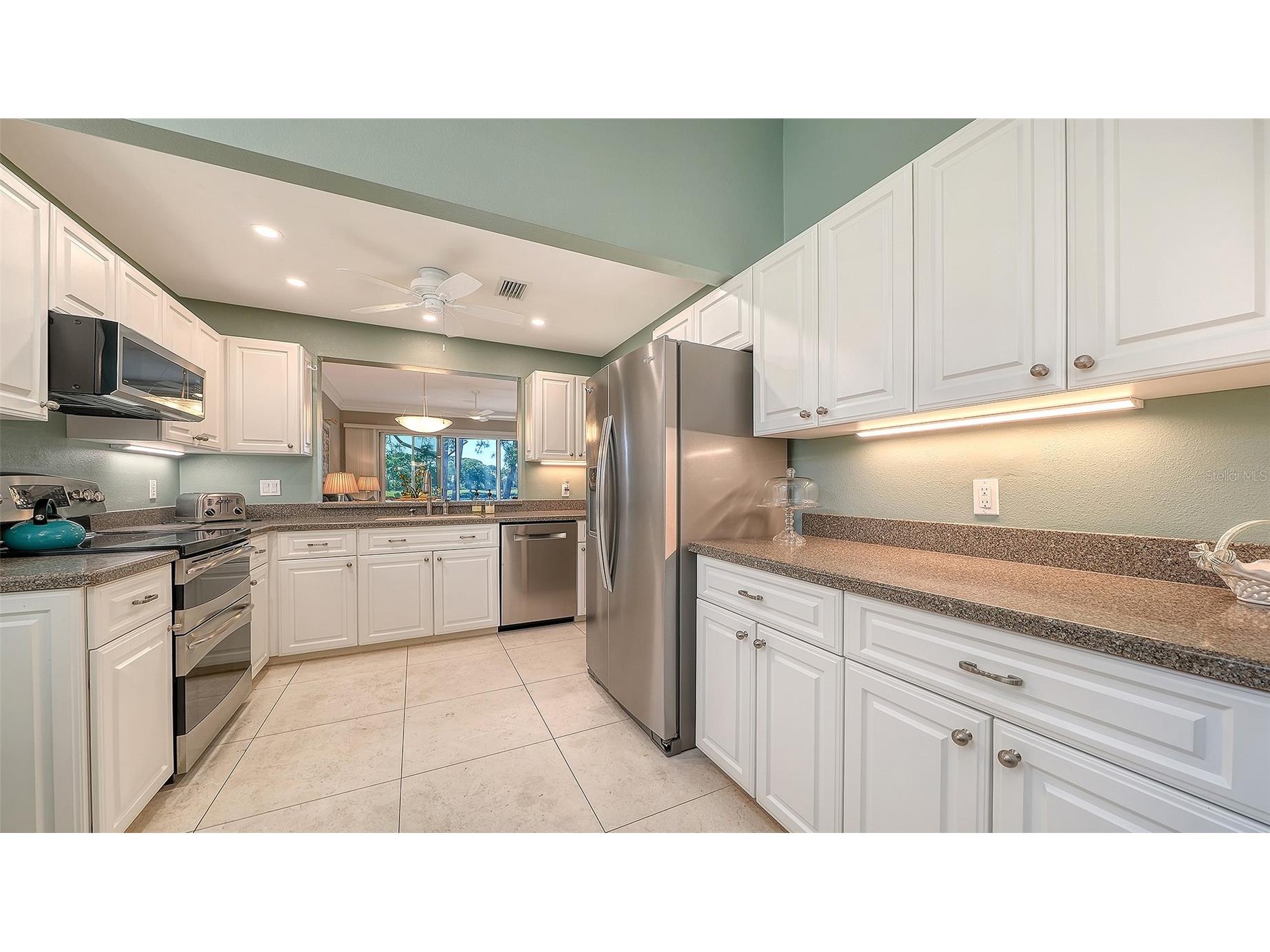 3410 Chelmsford Court #3 Sarasota FL 34235 A4686671 image25