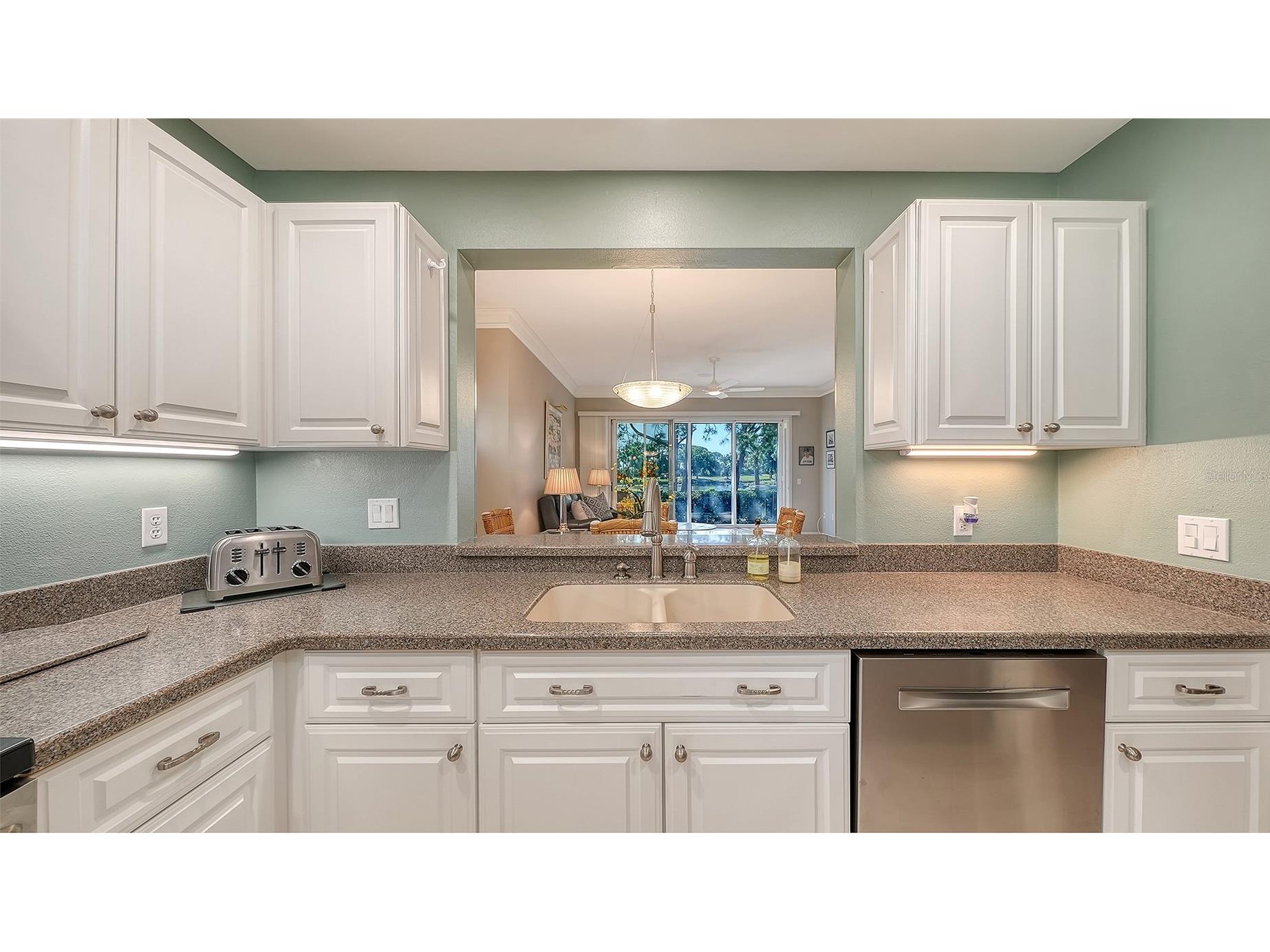 3410 Chelmsford Court #3 Sarasota FL 34235 A4686671 image27