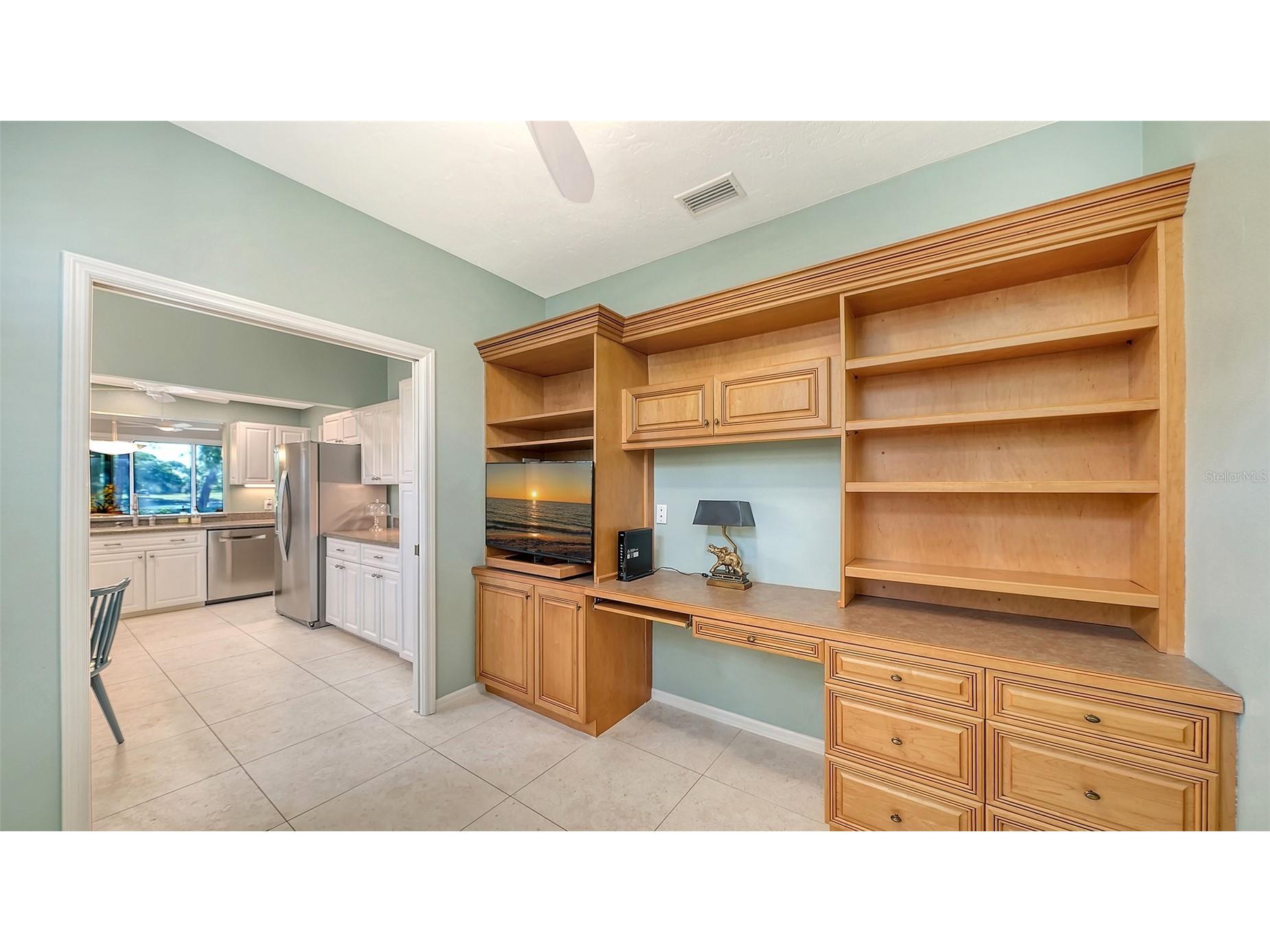 3410 Chelmsford Court #3 Sarasota FL 34235 A4686671 image29