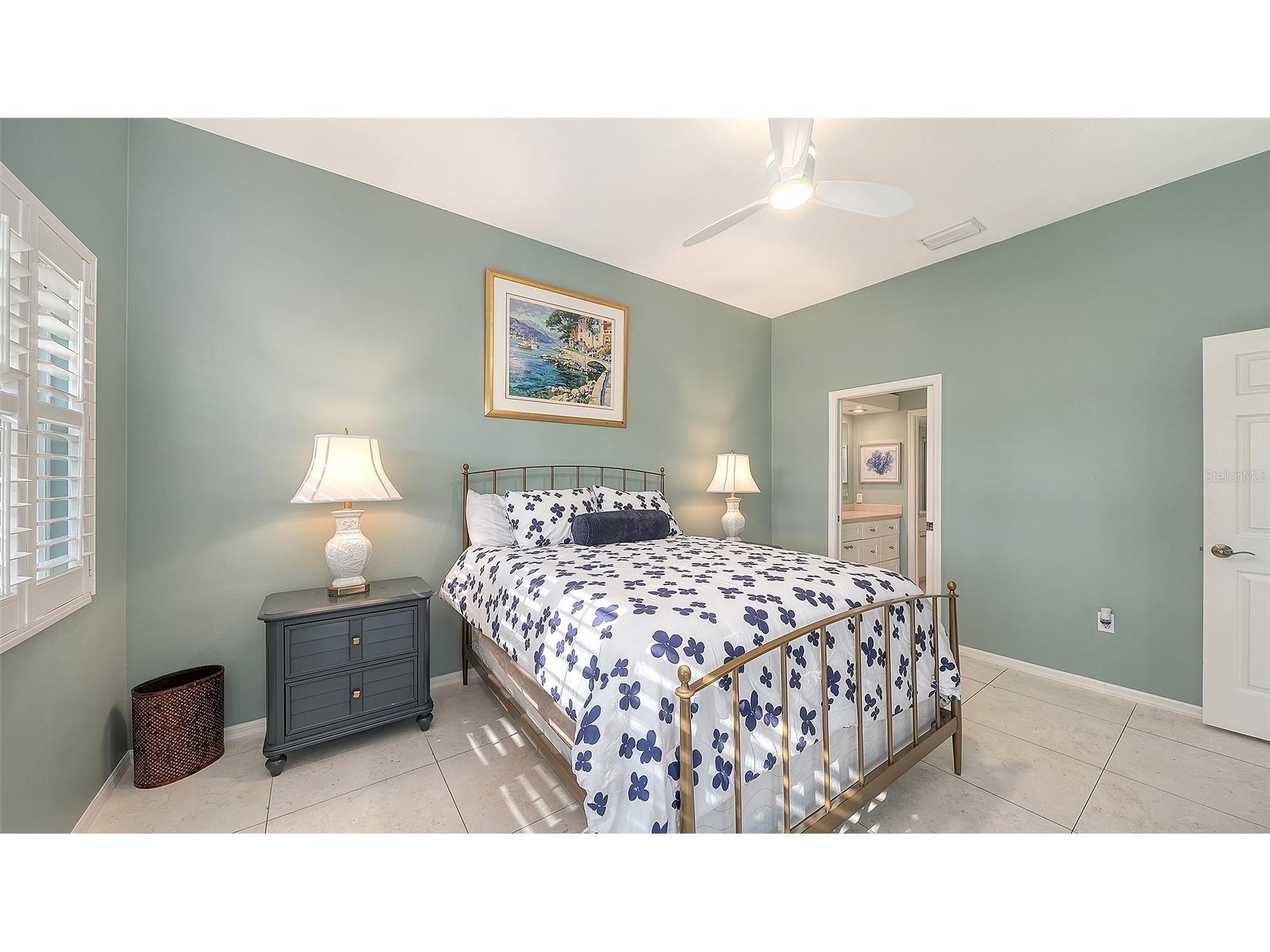 3410 Chelmsford Court #3 Sarasota FL 34235 A4686671 image32