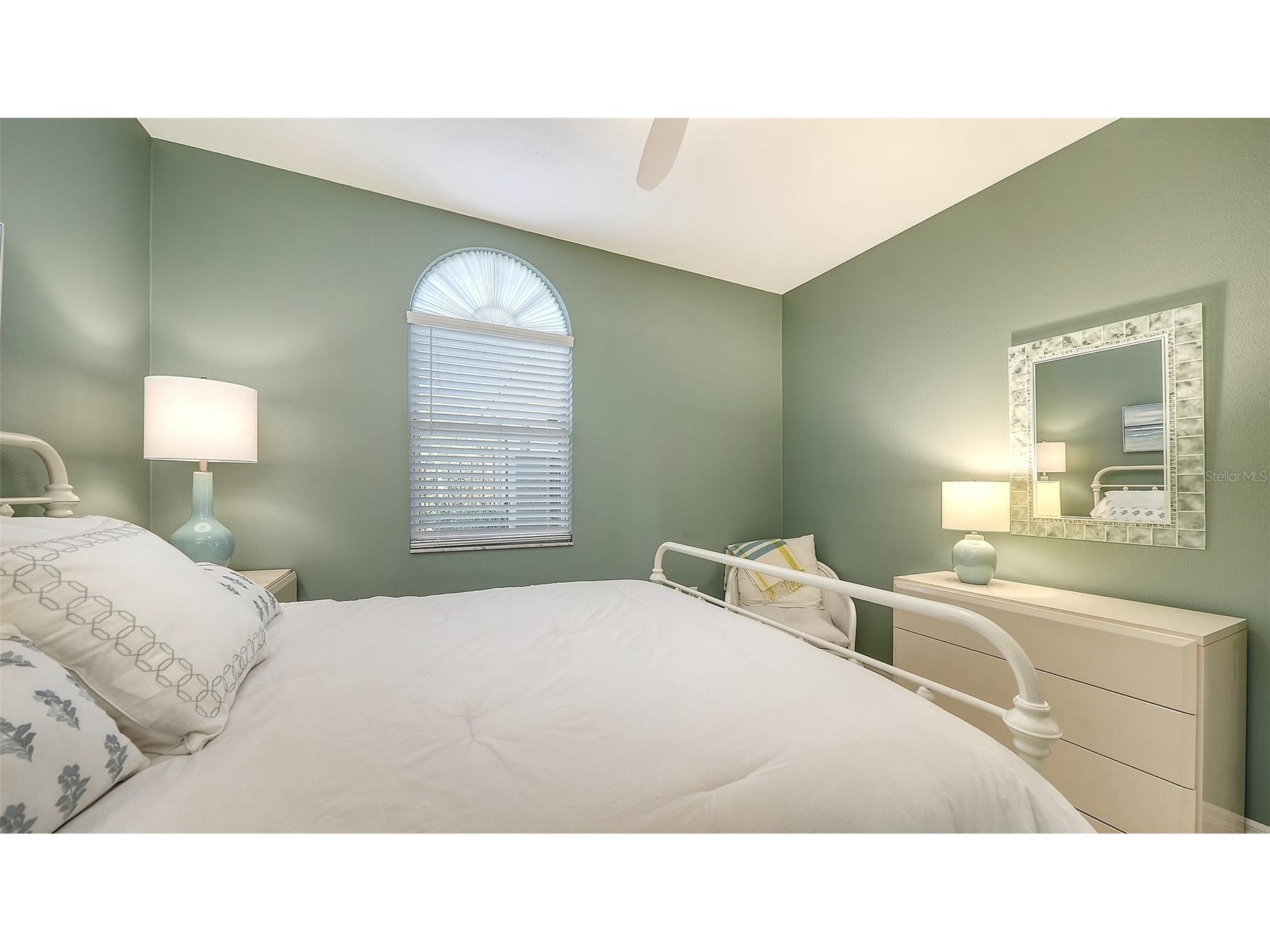 3410 Chelmsford Court #3 Sarasota FL 34235 A4686671 image37