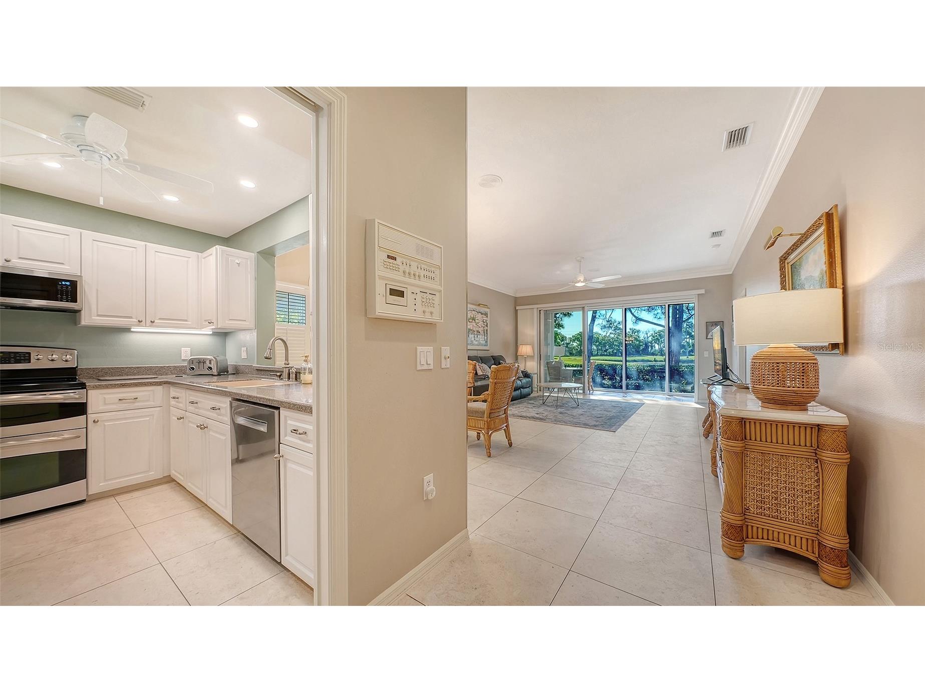 3410 Chelmsford Court #3 Sarasota FL 34235 A4686671 image6