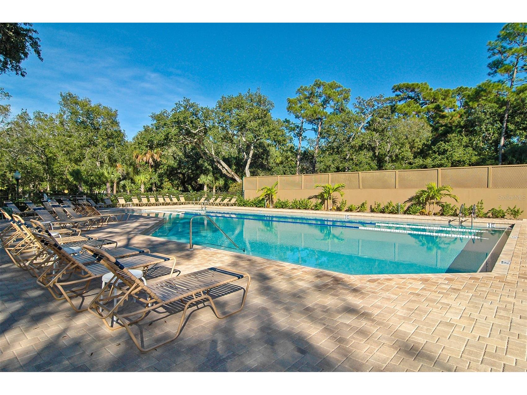 3410 Chelmsford Court #3 Sarasota FL 34235 A4686671 image78