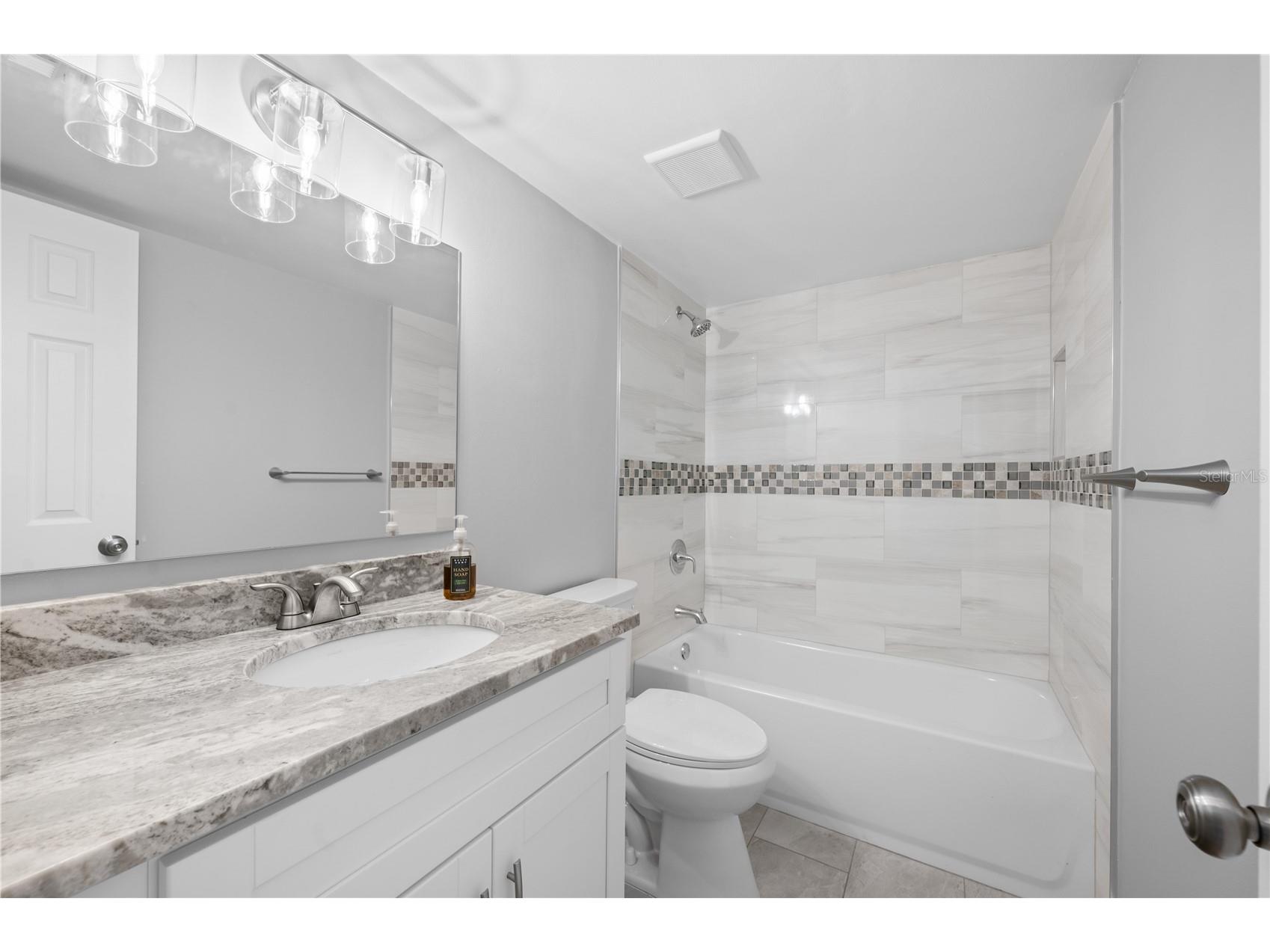 3411 Clark Road #112 Sarasota FL 34231 A4689174 image16