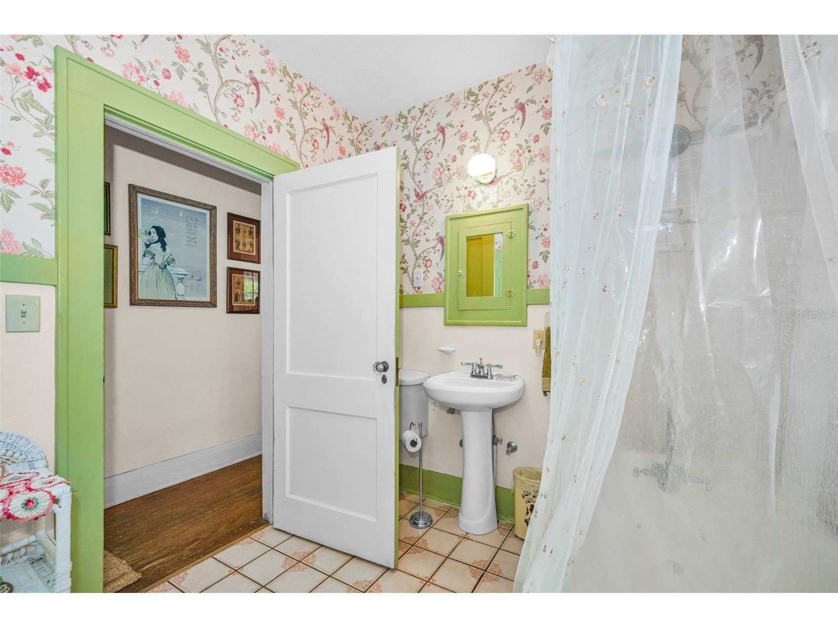 3411 W Bay Avenue Tampa FL 33611 TB8473278 image30