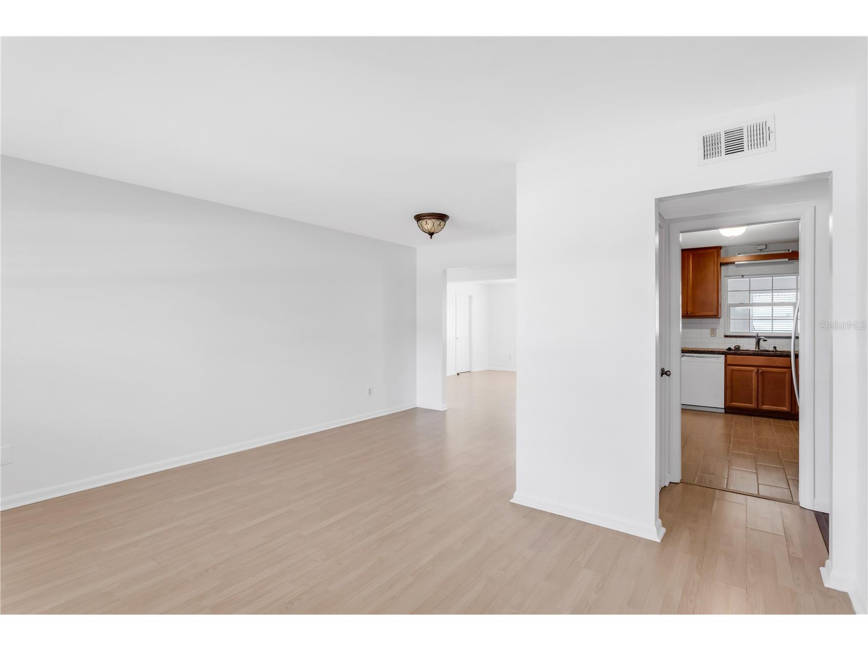 3414 W Carrington Street Tampa FL 33611 TB8475624 image4