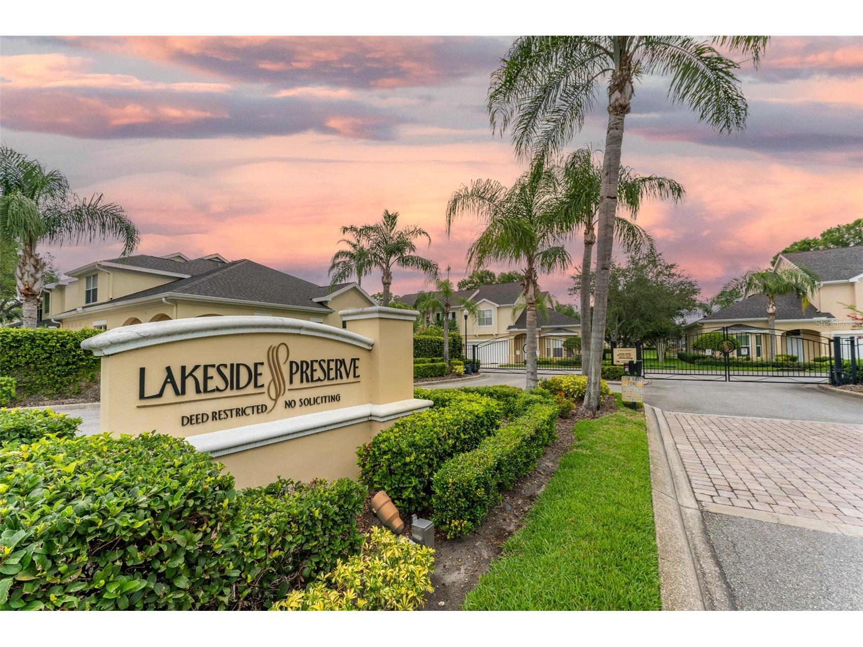 3415 Heards Ferry Drive Tampa FL 33618 TB8463609 image2