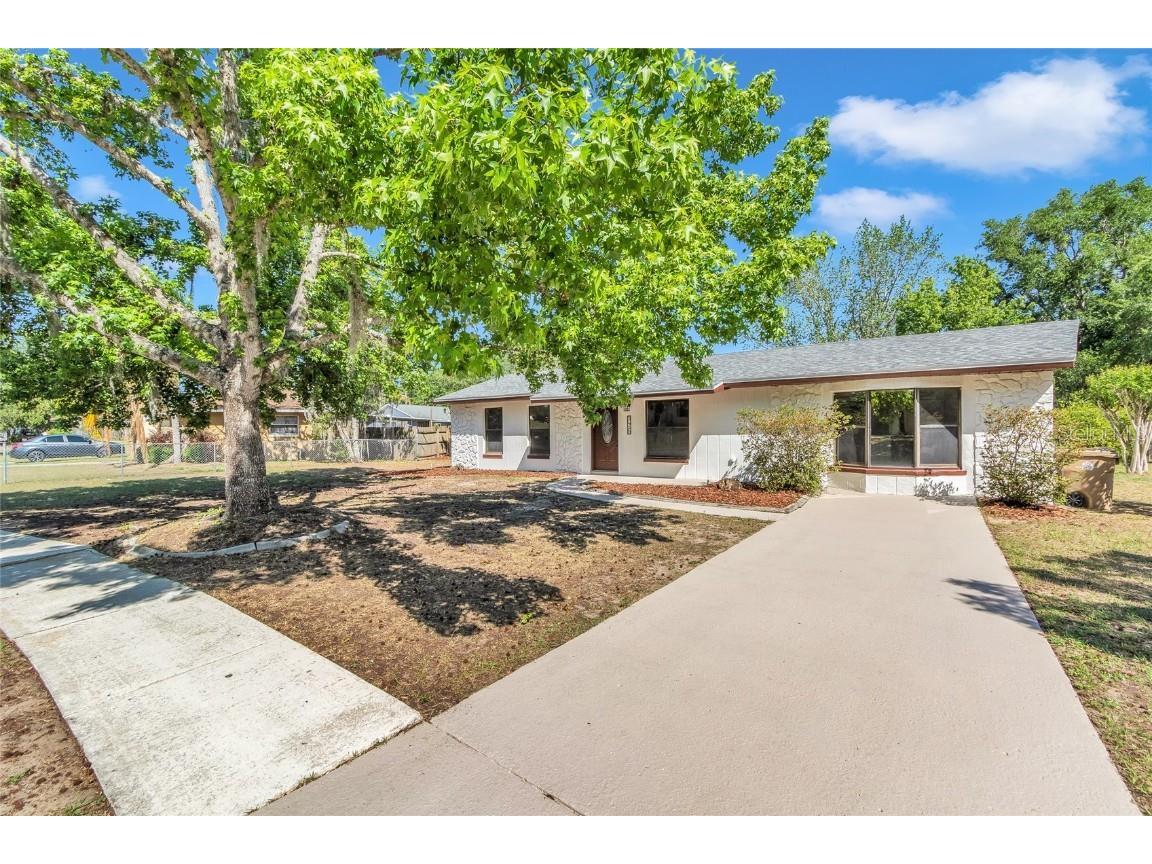 3415 Sail Fish Avenue Fruitland Park FL 34731 G5095637 image1