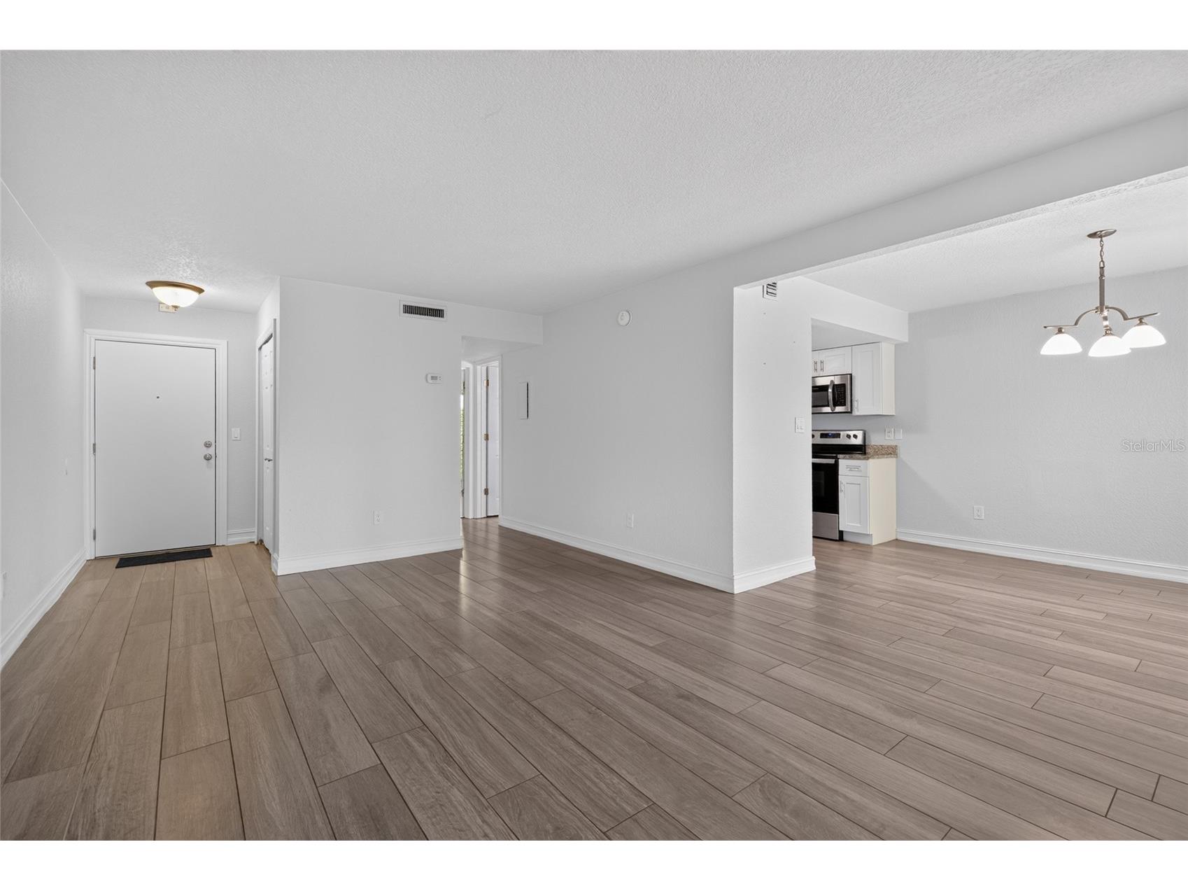 3417 Clark Road #117 Sarasota FL 34231 A4698715 image8