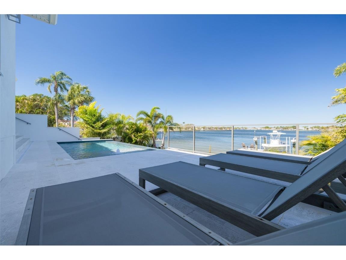 3418 Overlook Drive NE Saint Petersburg FL 33703 - SMACK'S BAYOU TB8363402 image1