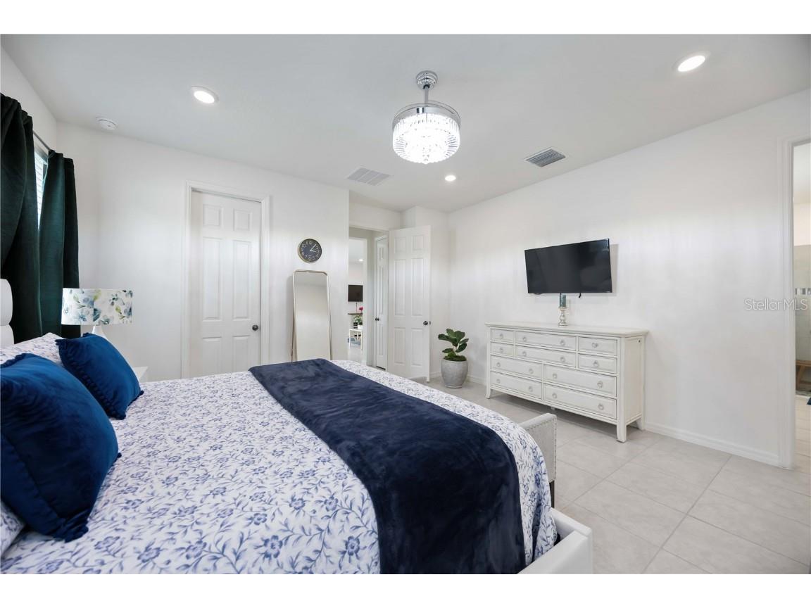 3419 74th Avenue Circle E Sarasota FL 34243 A4666713 image25