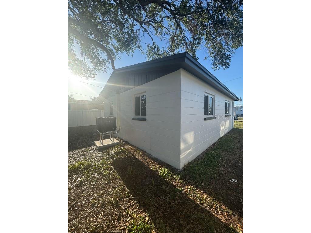 342 51st Avenue N Saint Petersburg FL 33703 TB8371078 image18