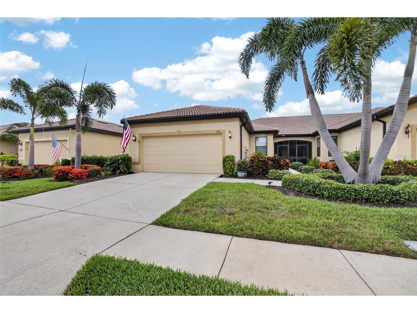 342 Bluewater Falls Court Apollo Beach FL 33572 TB8525371 image1