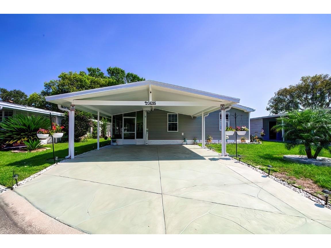 34205 Country Breeze Avenue Wesley Chapel FL 33543 T3456408 image1