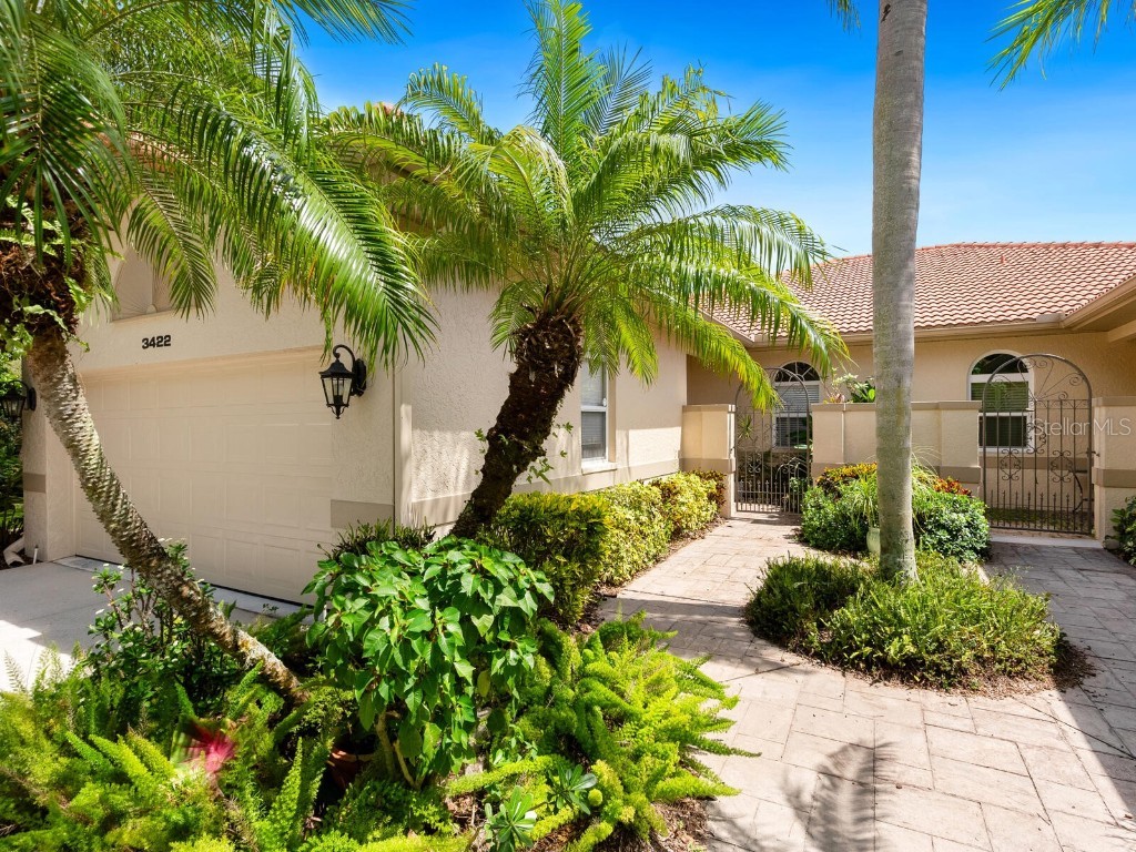 3422 Chelmsford Court #1 Sarasota FL 34235 A4585006 image1