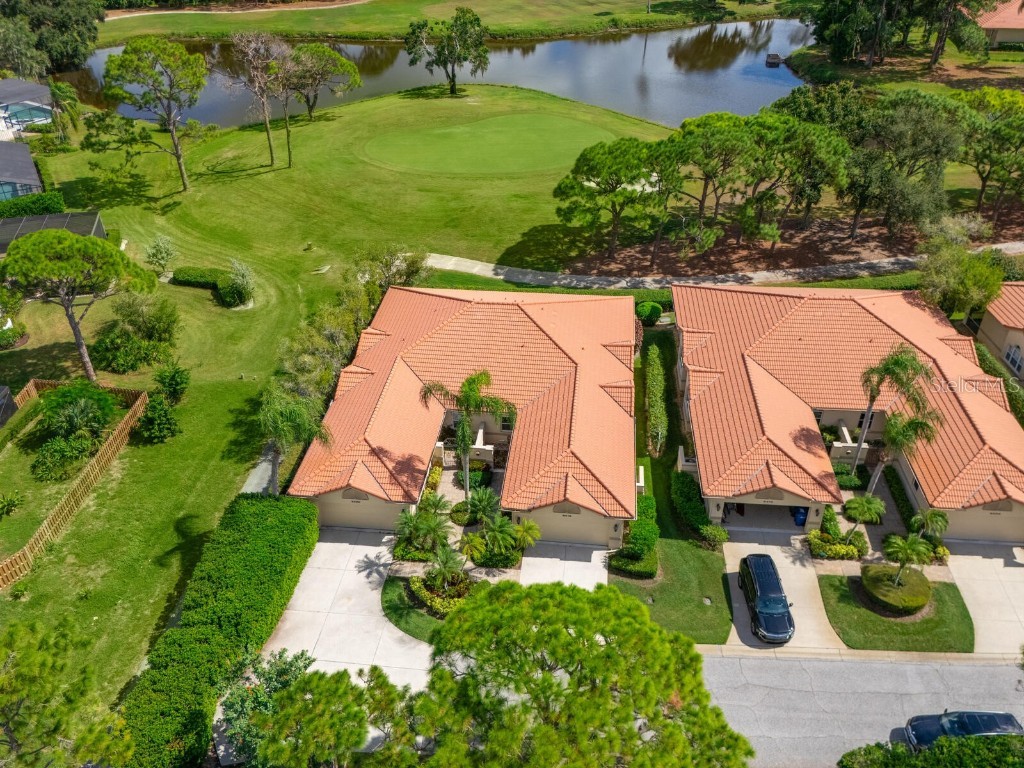 3422 Chelmsford Court #1 Sarasota FL 34235 A4668480 image1