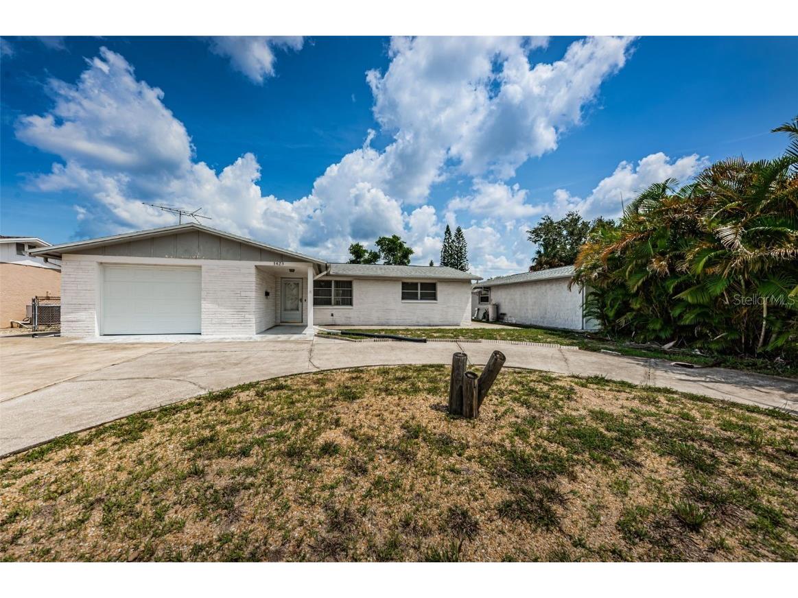 3423 Eisenhower Dr Holiday FL 34691 U8210272 image4