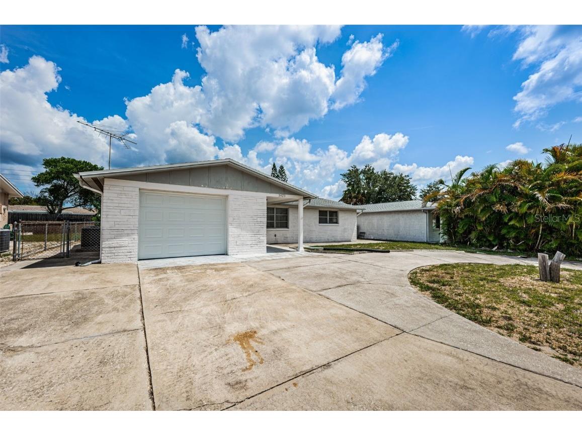 3423 Eisenhower Dr Holiday FL 34691 U8210272 image5