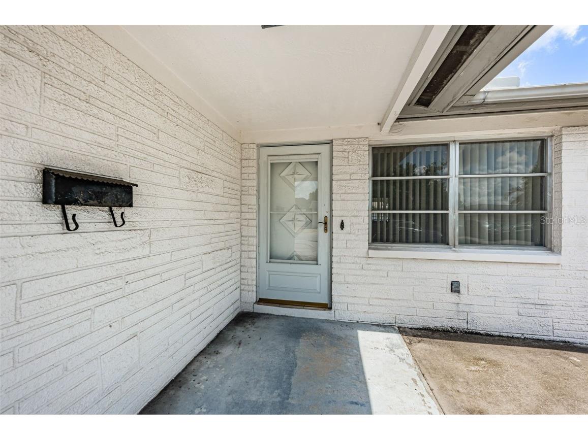 3423 Eisenhower Dr Holiday FL 34691 U8210272 image8