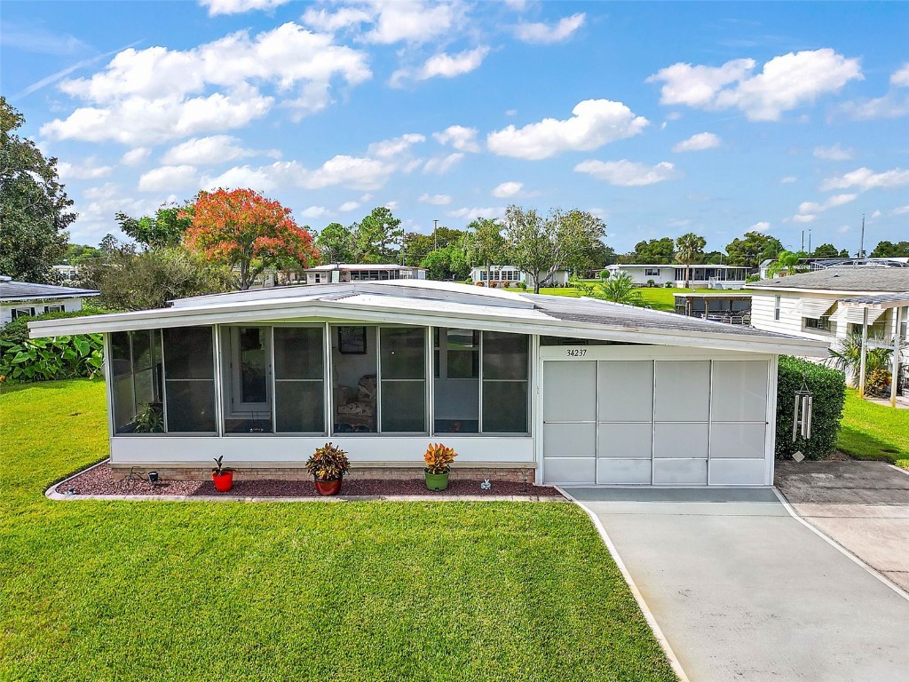 34237 Island Drive Leesburg FL 34788 - HARRIS CHAIN OF LAKES G5074893 image1
