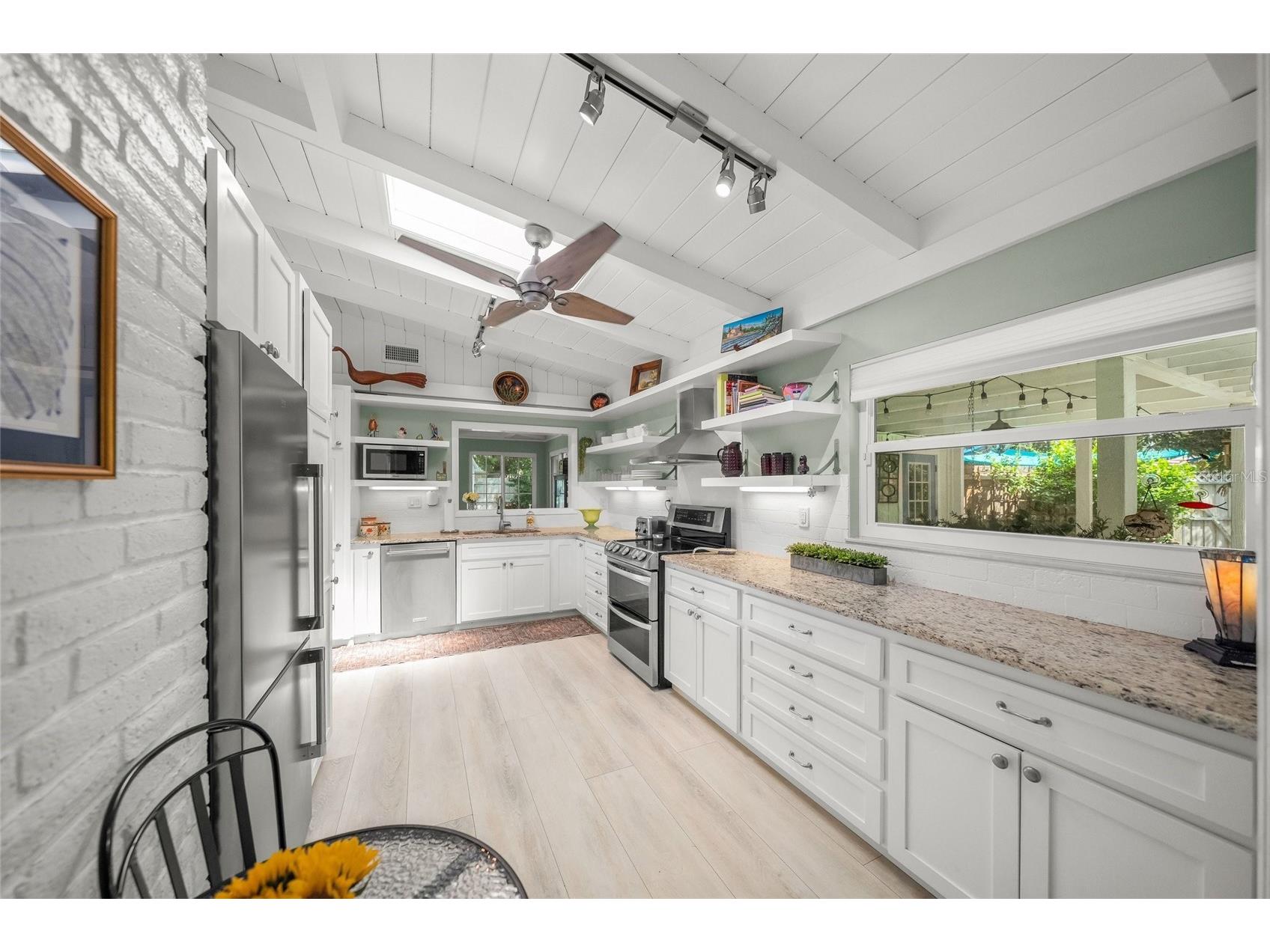 3424 Old Oak Drive Sarasota FL 34239 A4688216 image9