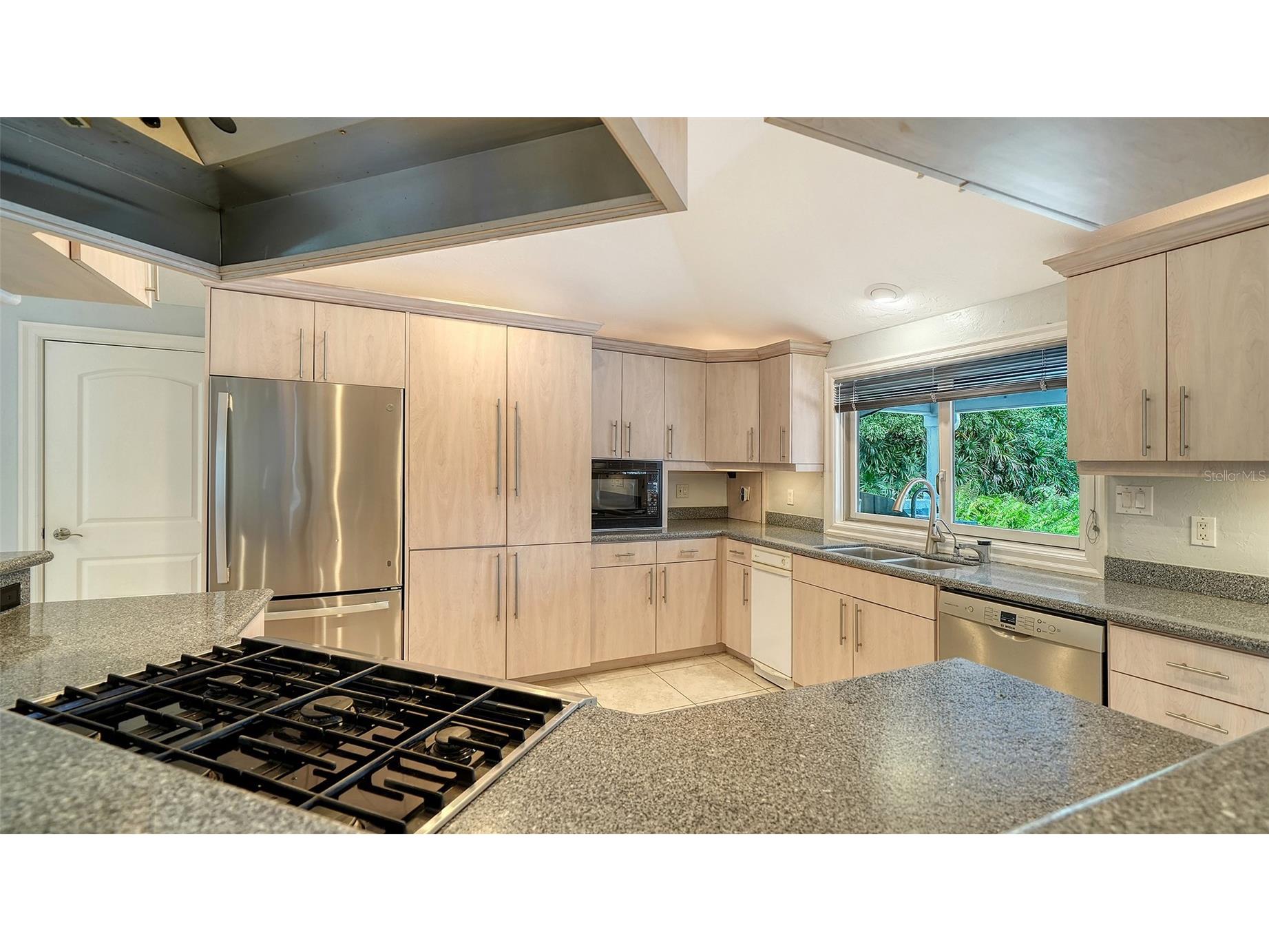 3424 Tanglewood Drive Sarasota FL 34239 - PHILLIPPI CREEK A4694194 image23